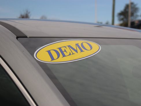 New 2025 GMC Acadia Elevation image 10