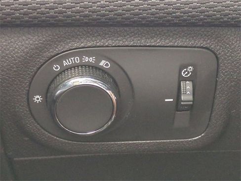 Used 2017 Chevrolet Cruze LS image 28