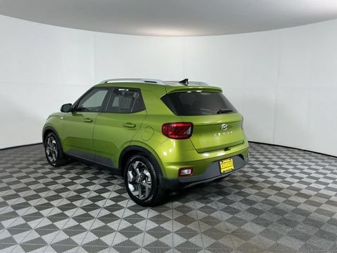 Used 2021 Hyundai Venue SEL FWD image 7