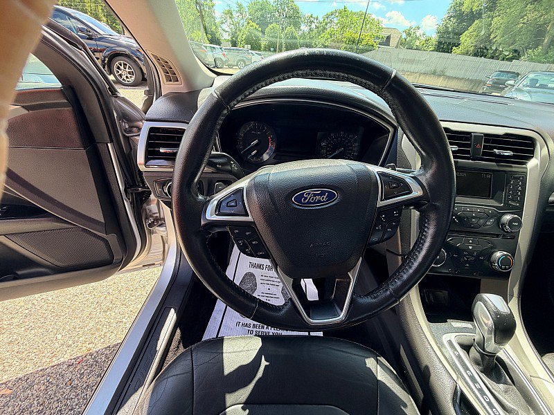 Used 2013 Ford Fusion SE FWD image 9