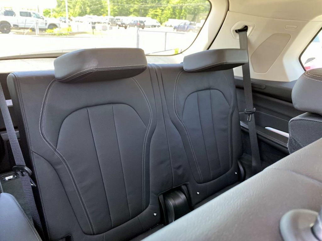 Used 2021 BMW X7 xDrive40i w/ Executive Package AWD/4WD image 26