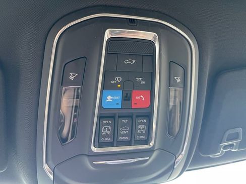 Used 2023 Jeep Grand Cherokee 4WD 4xe image 19