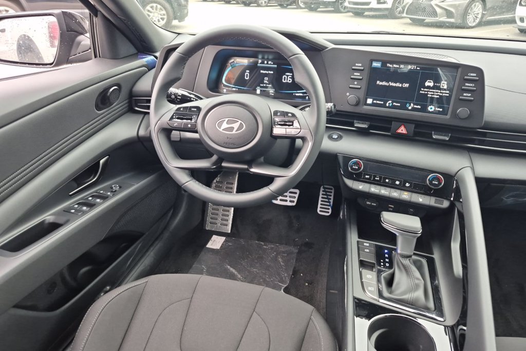 New 2026 Hyundai Elantra SEL Sport FWD image 21