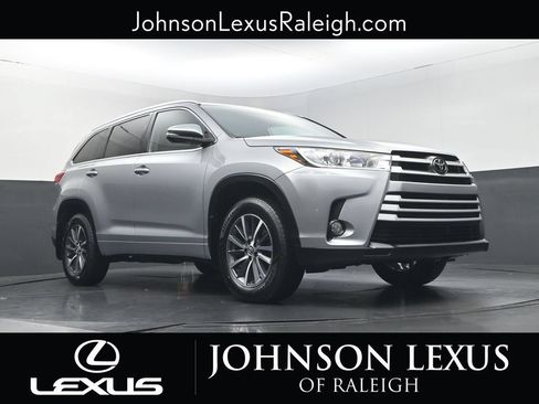 Used 2018 Toyota Highlander XLE AWD/4WD image 15