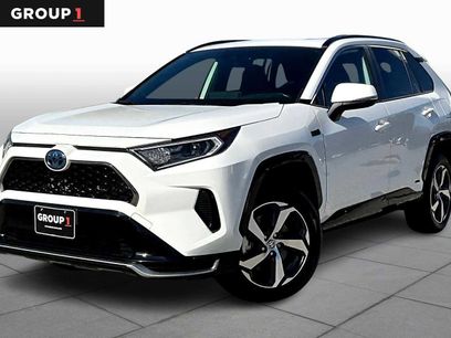 Used 2021 Toyota RAV4 SE w/ Weather & Moonroof Package