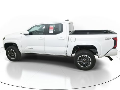 New 2025 Toyota Tacoma TRD Sport image 4