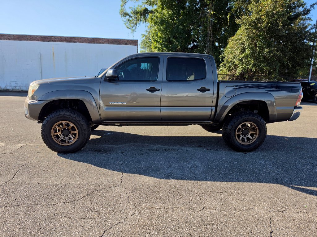 Used 2015 Toyota Tacoma PreRunner w/ SR5 Package RWD image 8