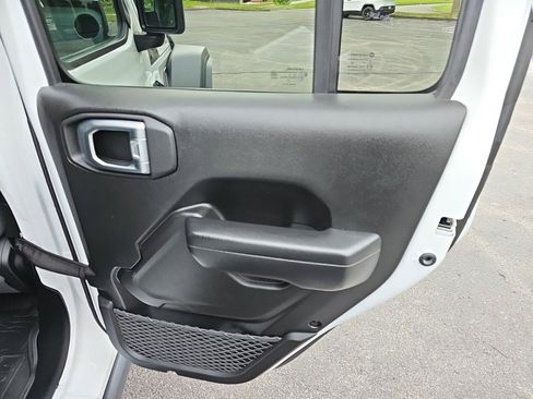 Used 2024 Jeep Wrangler Unlimited Sport AWD/4WD image 18