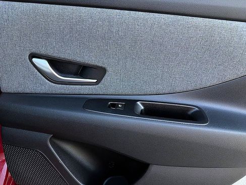 Certified 2025 Hyundai Elantra Limited FWD image 29