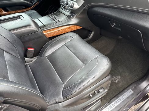 Used 2018 Chevrolet Suburban Premier AWD/4WD image 16
