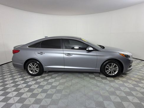 Used 2015 Hyundai Sonata SE FWD image 4