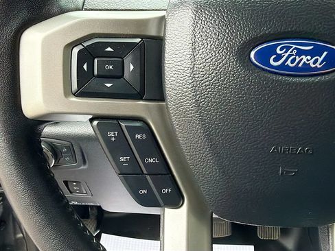 Used 2022 Ford F350 Lariat w/ Lariat Ultimate Package AWD/4WD image 12