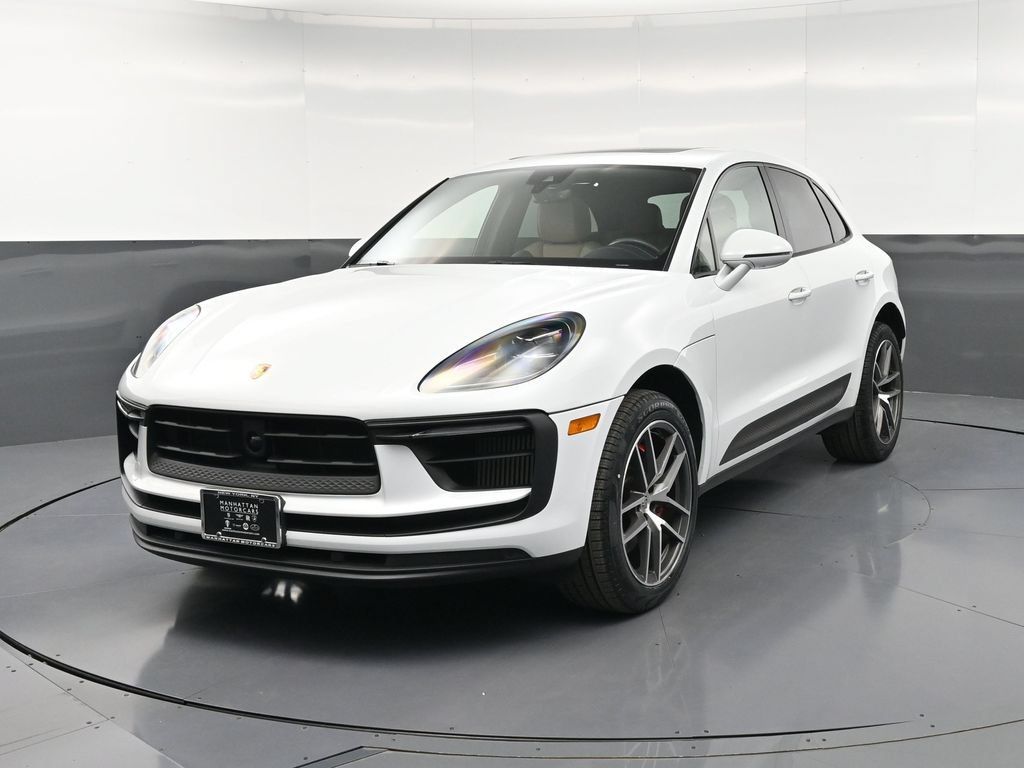Certified 2024 Porsche Macan S AWD/4WD image 6