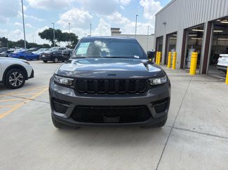 Used 2025 Jeep Grand Cherokee Altitude RWD video 3