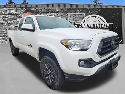 Used 2022 Toyota Tacoma SR5 AWD/4WD image 1