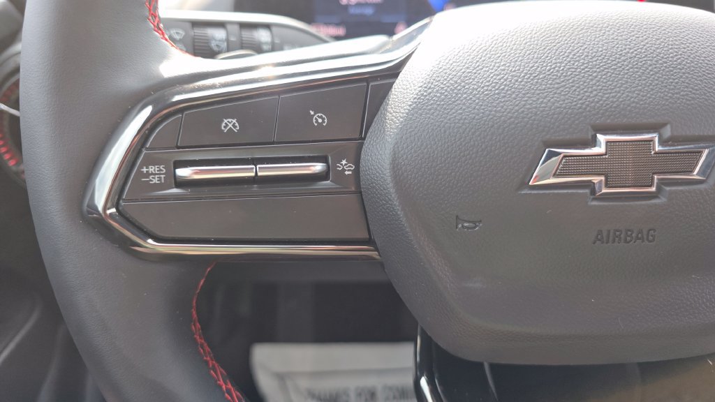 Used 2024 Chevrolet Equinox EV RS FWD image 28