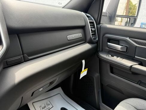 New 2026 RAM 2500 Big Horn AWD/4WD image 31