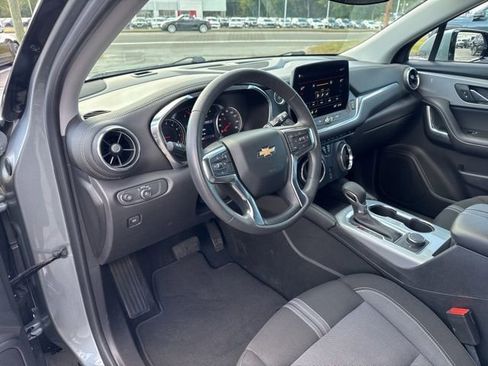 Used 2025 Chevrolet Blazer LT AWD/4WD image 9