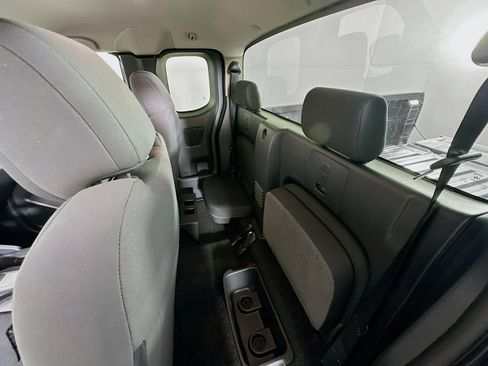 Used 2022 Nissan Frontier S image 24