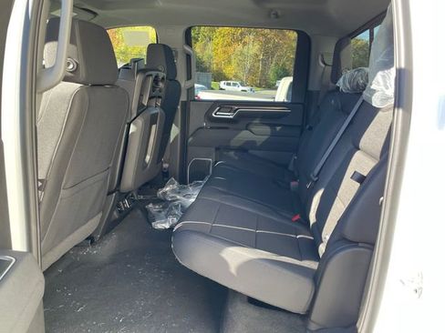 New 2026 Chevrolet Silverado 3500 LT image 15