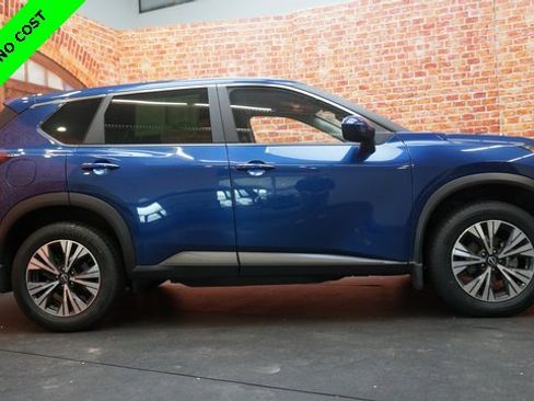 Used 2023 Nissan Rogue SV image 8