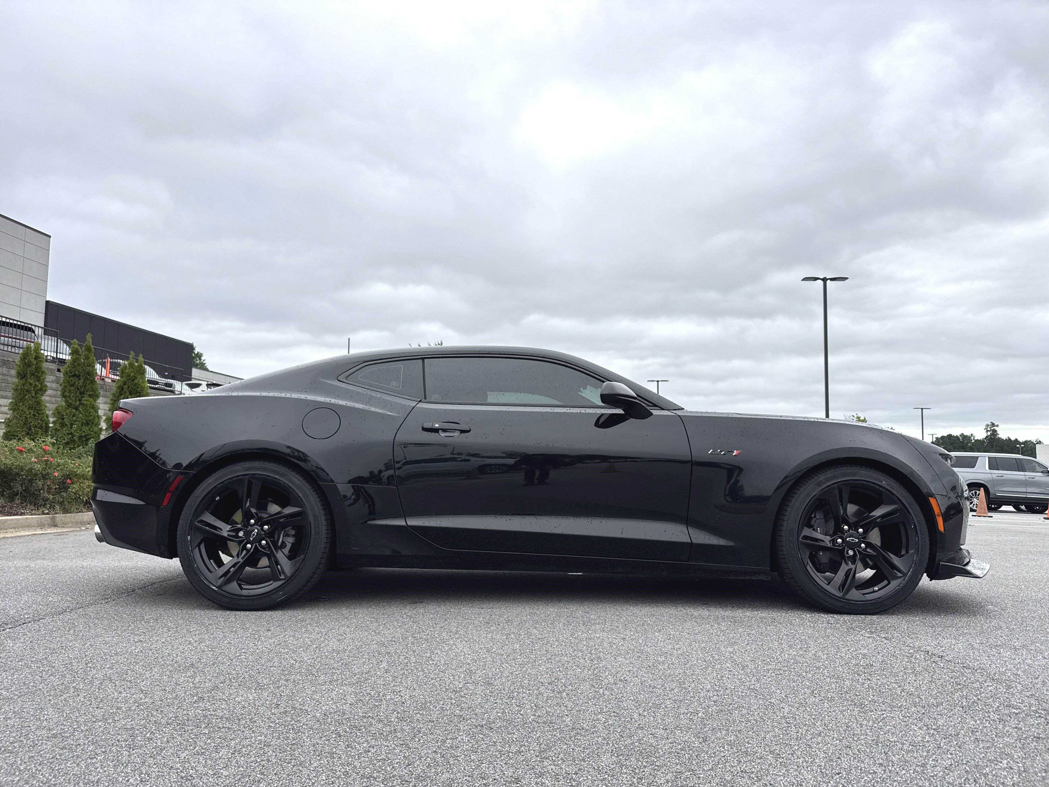 Used 2023 Chevrolet Camaro LT RWD image 10