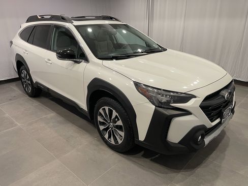 Used 2024 Subaru Outback Limited image 3