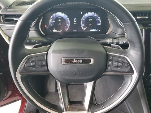 Used 2022 Jeep Grand Cherokee L Limited AWD/4WD image 22