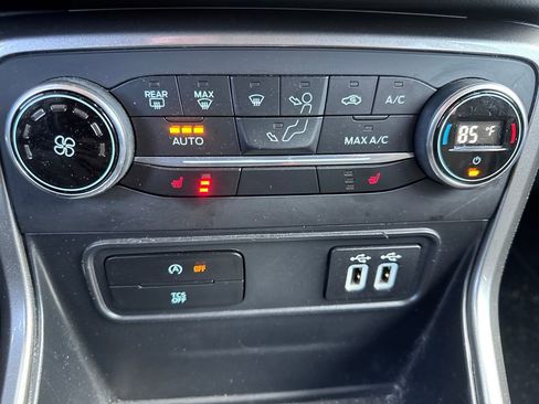 Used 2018 Ford EcoSport SE w/ SE Convenience Package image 5