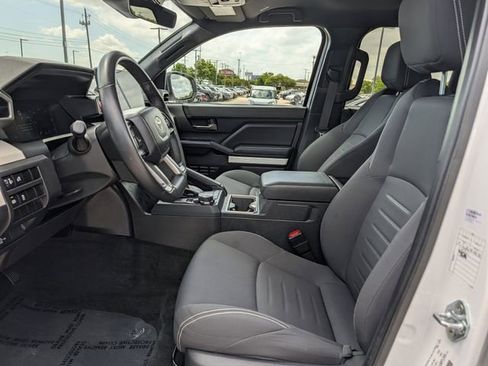 Used 2024 Toyota Tacoma TRD Off-Road AWD/4WD image 28