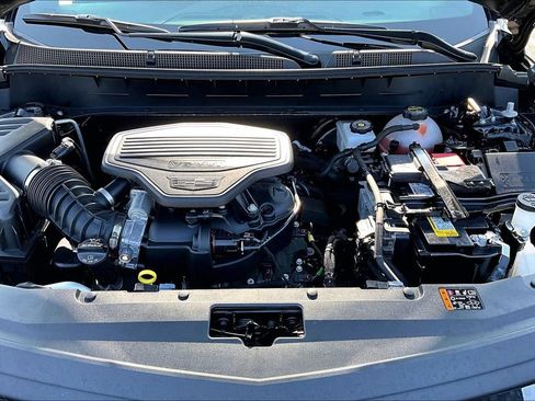Certified 2024 Cadillac XT6 Sport w/ LPO, Floor Liner Package AWD/4WD image 9