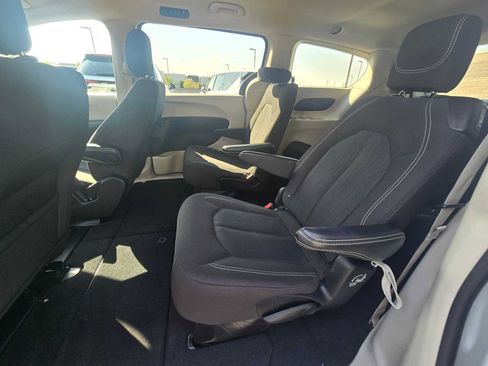 Used 2023 Chrysler Voyager LX FWD image 17