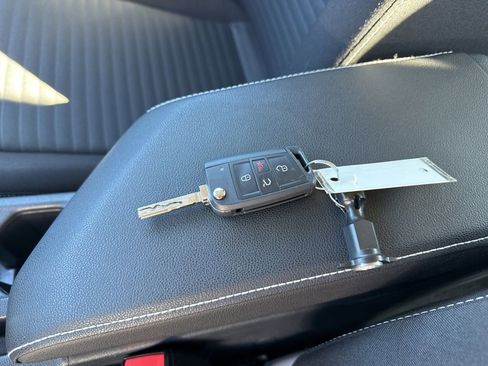 Used 2025 Volkswagen Jetta S image 30