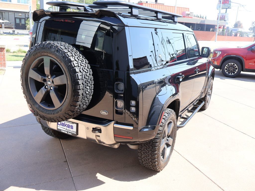 Used 2023 Land Rover Defender 110 X AWD/4WD image 5
