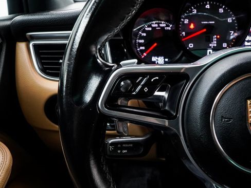 Used 2017 Porsche Macan S image 31