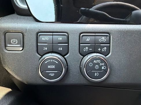 Certified 2023 Chevrolet Silverado 1500 LTZ w/ LTZ Convenience Package II AWD/4WD image 23