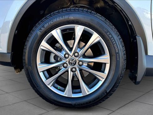 Used 2017 Toyota RAV4 Limited AWD/4WD image 10