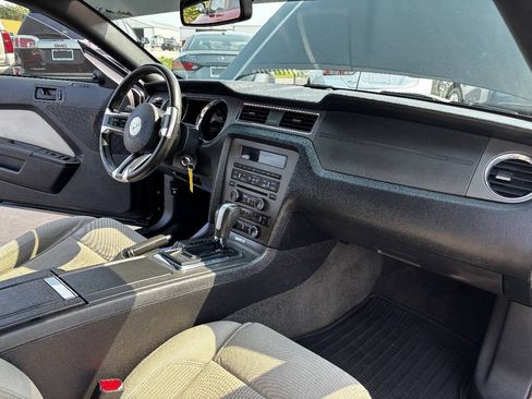 Used 2014 Ford Mustang Convertible w/ Equipment Group 102A RWD image 22