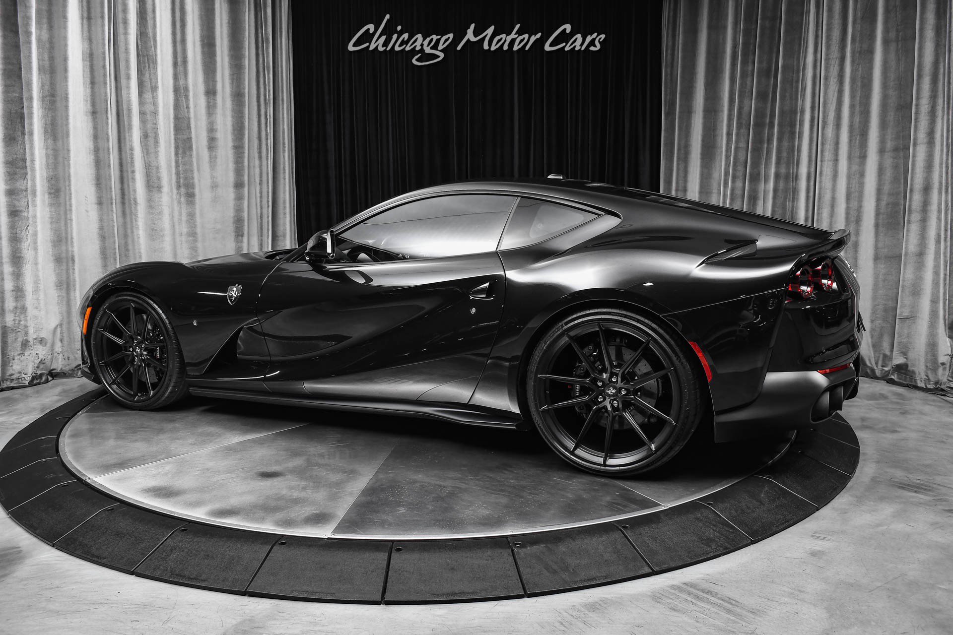Used 2019 Ferrari 812 Superfast RWD image 3