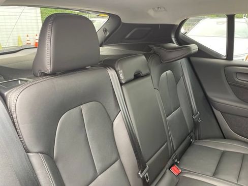Used 2025 Volvo XC40 B5 Core w/ Protection Package Premier AWD/4WD image 19