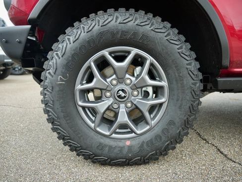 New 2025 Ford Bronco Badlands image 28