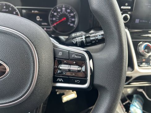 Used 2021 Kia Sorento LX image 13