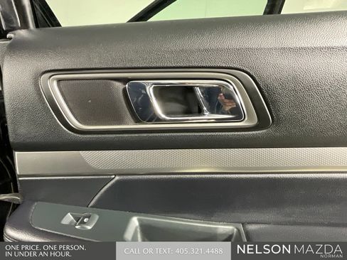 Used 2018 Ford Explorer XLT w/ Equipment Group 202A FWD image 23