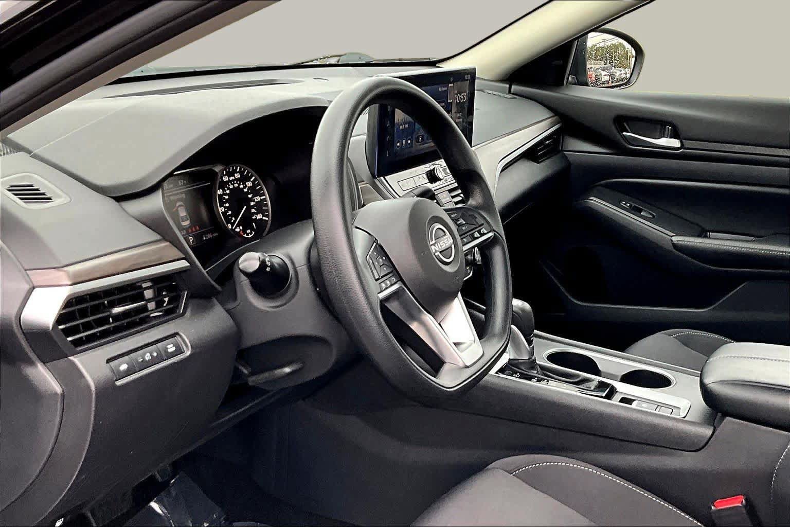Used 2025 Nissan Altima 2.5 SV w/ SV Special Edition Package AWD/4WD image 17