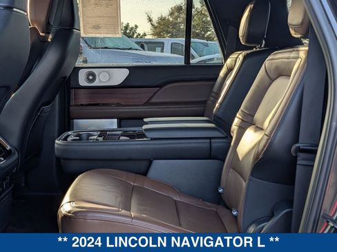 Used 2024 Lincoln Navigator L Reserve image 15