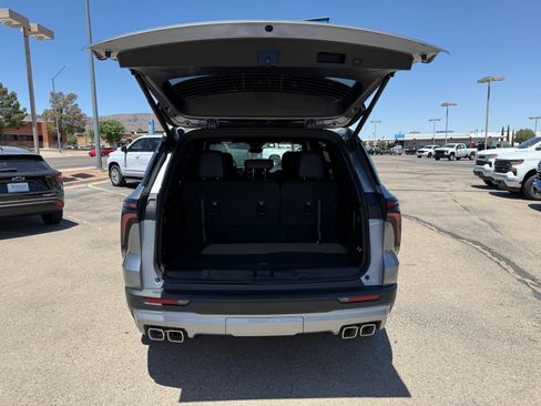 New 2026 Chevrolet Traverse Z71 w/ Driver Confidence Package AWD/4WD image 38