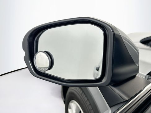 Used 2024 Honda CR-V LX image 16
