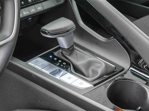 Certified 2025 Hyundai Elantra Blue image 24