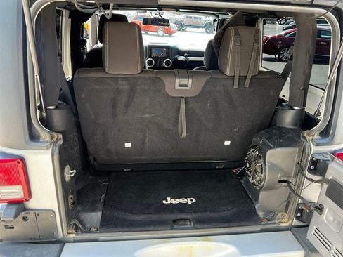 Used 2014 Jeep Wrangler Sahara w/ Connectivity Group AWD/4WD image 18