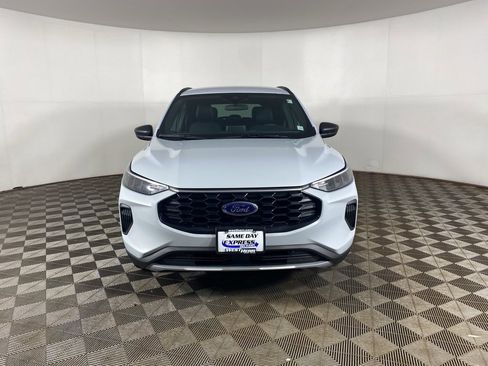 Used 2025 Ford Escape ST-Line w/ Cold Weather Package image 5